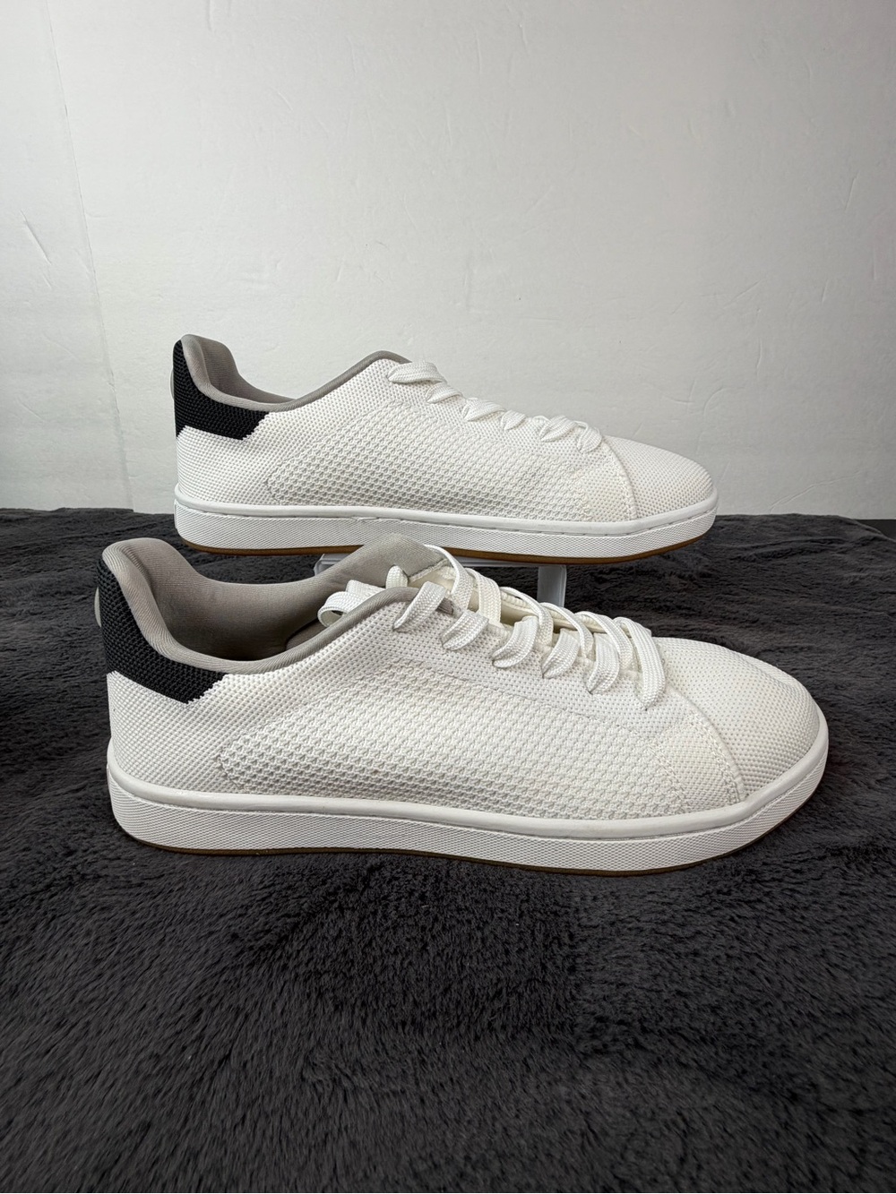 SUAVS Unisex White Knit Sneakers Women’s 11 Men’s 9 EU 42 Gum Sole